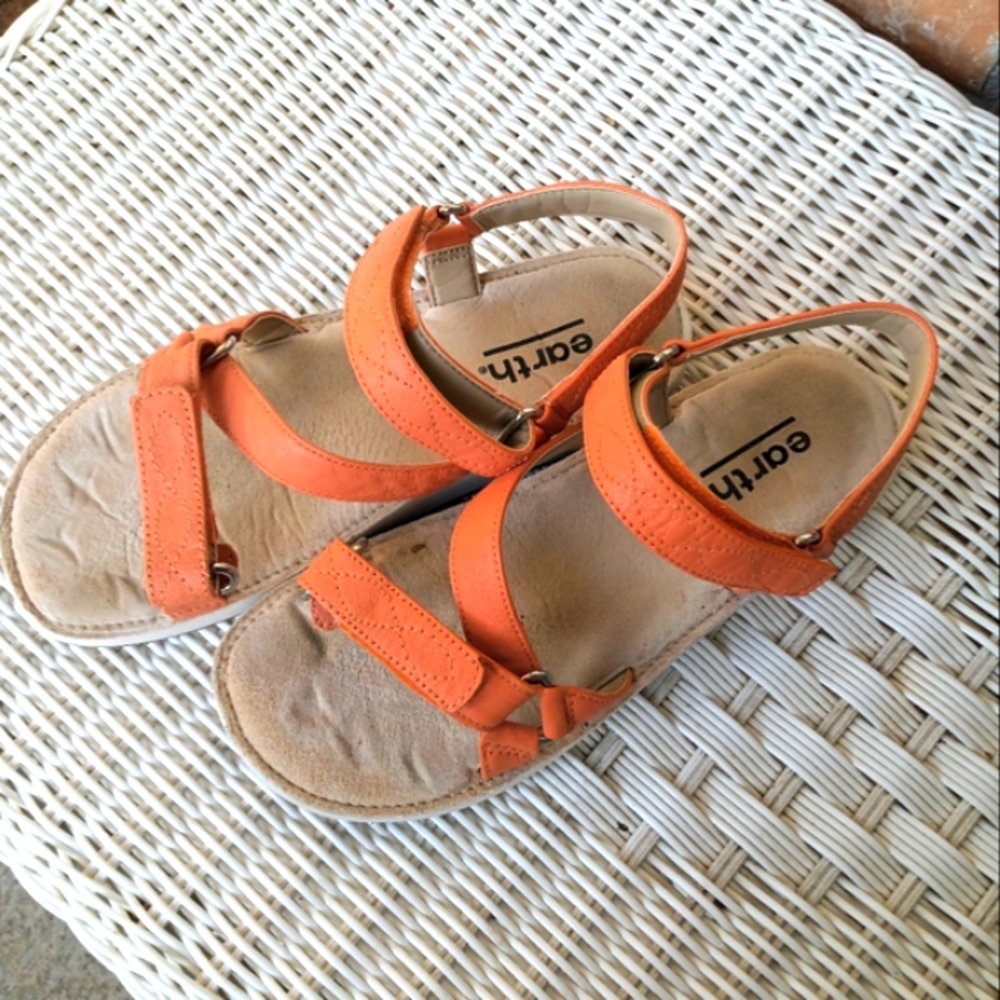 Earth 8M Orange 🧡 Strappy Sandal